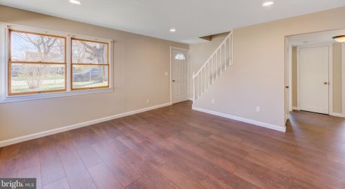 3 Scarsdale Ave, Trenton NJ  08618-1921 exterior