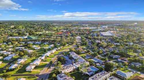 4924 Hawaii Blvd, Naples FL 34112-6930 exterior