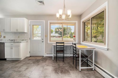 809 12 St, Mishawaka IN 46544-5822 exterior