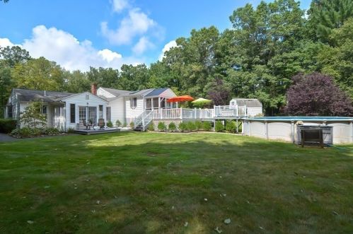 69 Lincoln Rd, Sutton MA 01590-3715 exterior