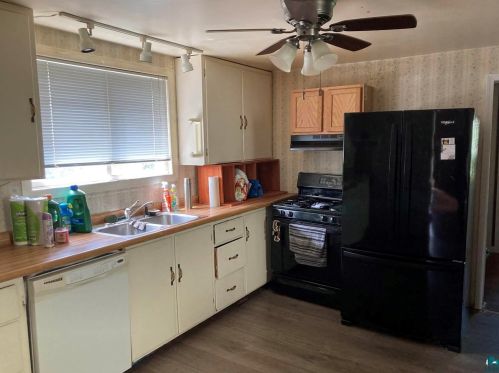 725 3 St, Duluth MN 55805-2023 exterior