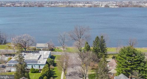 104 Morgan Ave, Riverton NJ 08077-1106 exterior