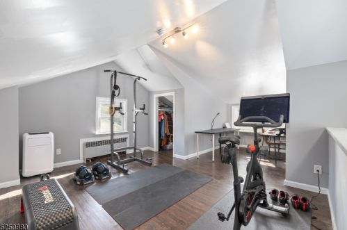 24 Hilton Ave, Maplewood NJ  07040-2921 exterior