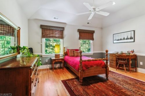 83 Pettit Pl, Princeton NJ 08540-7645 exterior