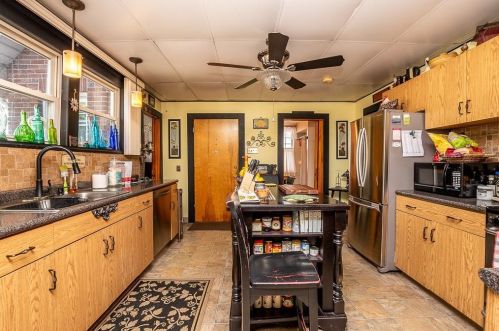 180 Wood Ave, Woonsocket RI 02895-2131 exterior