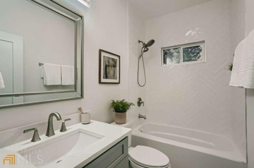 1415 Almont Dr, Atlanta GA 30310-3756 exterior