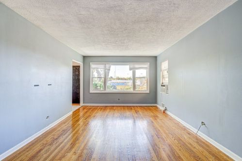 10939 King Dr, Chicago IL 60653-3311 exterior