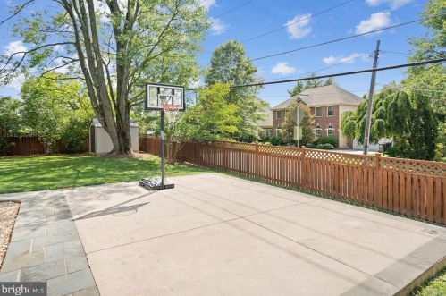 6543 Chesterfield Ave, Mc Lean VA  22101-5231 exterior