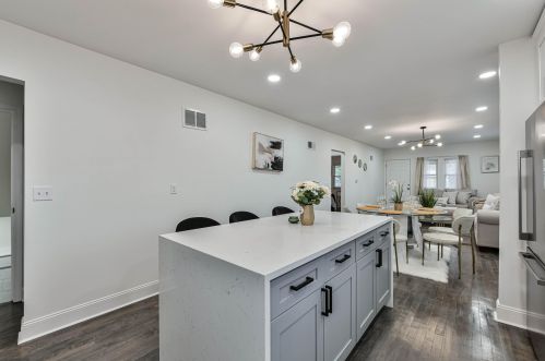 4235 92nd St, Milwaukee WI  53228-2133 exterior