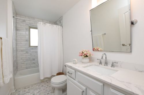 5847 Nashville Ave, Chicago IL 60638-4112 exterior