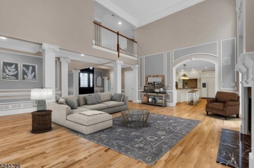 2 Caruso Ct, Bridgewater NJ 08807-2149 exterior