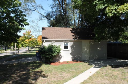 801 Eleanor St, Grand Rapids MI 49505-4223 exterior