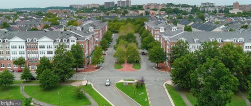 5235 Bessley Pl, Alexandria VA 22304-8646 exterior