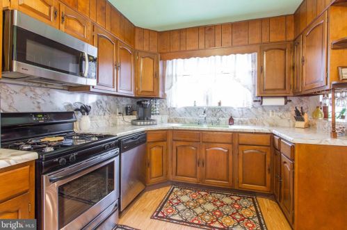 540 Riv Dr, Camden NJ 08110-2918 exterior