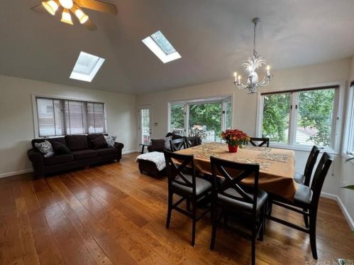 11 Camelot Dr, Norwalk CT 06850-2413 exterior