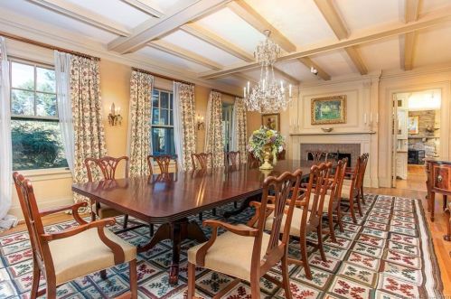 49 Mtn Spg Rd, Farmington CT 06032-1613 exterior