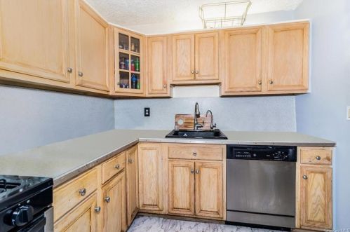 572 Prospect Ave, Bronx NY 10455-1809 exterior