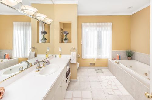 33654 Lotties Dr, New Baltimore MI 48047-2378 exterior