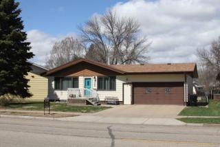 724 Arbor Ave, Bismarck ND  58504-5345 exterior