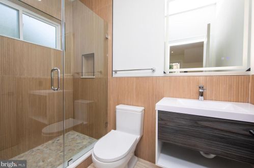 6627 Lincoln Dr, Philadelphia PA exterior