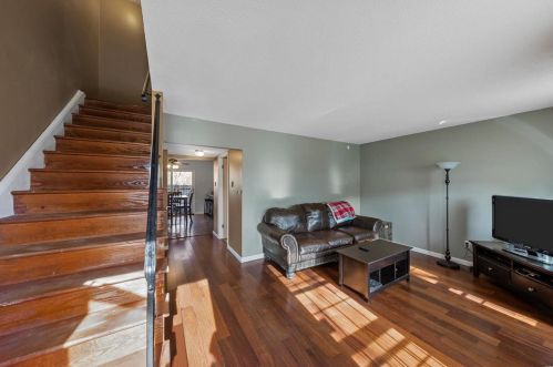 8757 Santa Bella Dr, Hazelwood, MO 63042-2917