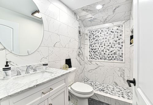 1325 Pryor Ave, Milwaukee WI  53207-1869 exterior