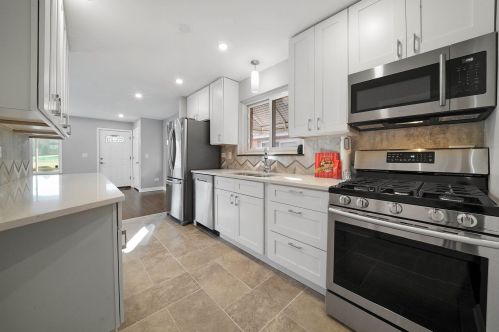 620 95th St, Chicago IL 60617-5005 exterior