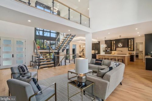 1520 Brookhaven Dr, Mc Lean VA  22101-4127 exterior