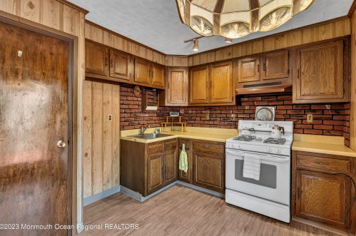 865 Barry Ave, Perth Amboy NJ 08861-1626 exterior