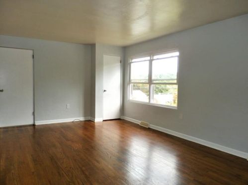 1808 Maydell St, Pittsburgh PA  15216-2910 exterior