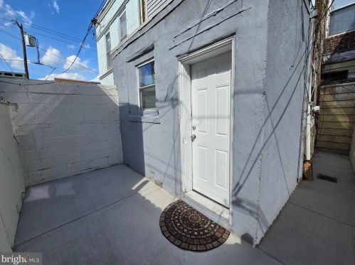 2602 Marshall St, Philadelphia PA 19148-4612 exterior