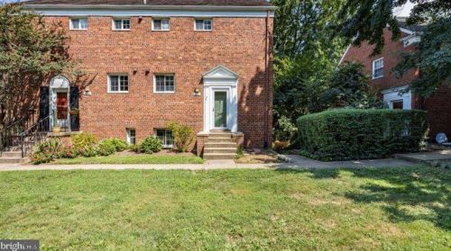 1240 Martha Custis Dr, Alexandria VA  22302-2016 exterior