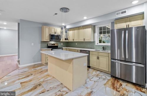 4305 Shoemaker Rd, Huntingdon Valley PA 19006-1711 exterior