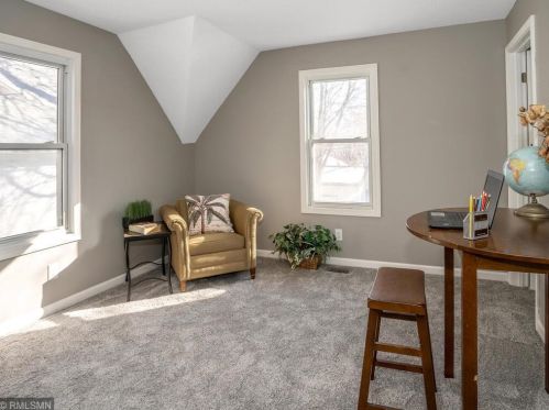 896 6 St, Saint Paul MN 55106-4503 exterior