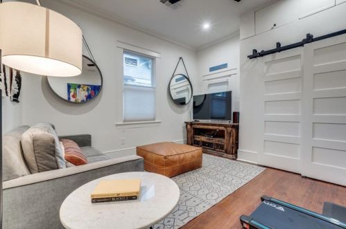 340 Edgefield Ave, Dallas TX 75208-5319 exterior