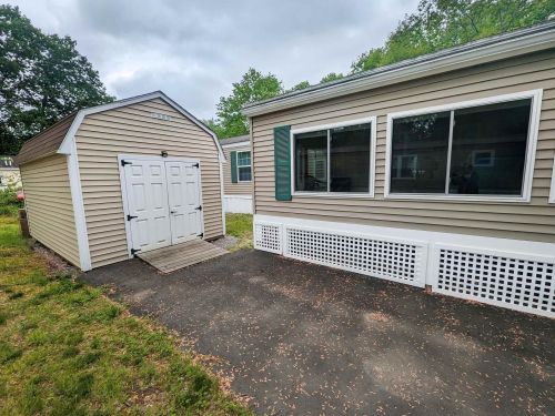 5 Dawn Dr, Concord NH 03303-2050 exterior