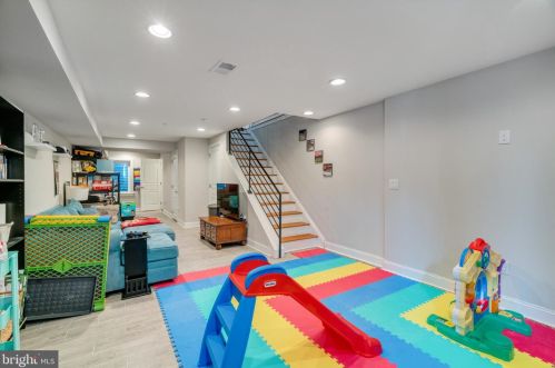 1936 Cumberland St, Philadelphia PA 19125-0037 exterior