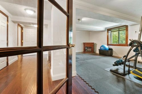 1351 Redfern Dr, Pittsburgh PA  15241-2932 exterior