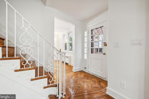 6937 19 St, Philadelphia PA 19146-2936 exterior