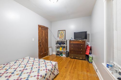 4838 Addison St, Chicago, IL 60641-3520