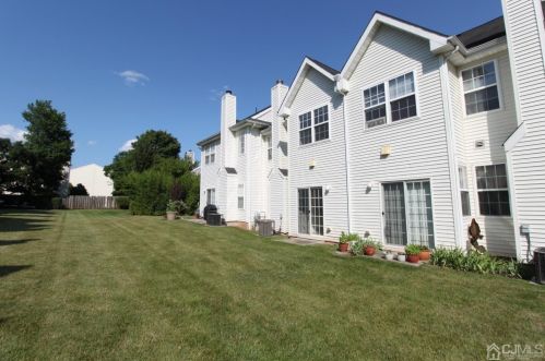 607 Evergreen Ct, New Brunswick NJ 08901-2783 exterior