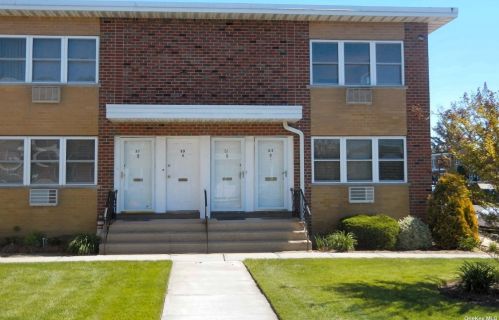 61 Farber Dr, Babylon, NY 11704-5124