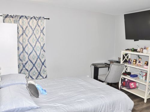 1925 Western Ave, Waukegan IL 60087-4924 exterior