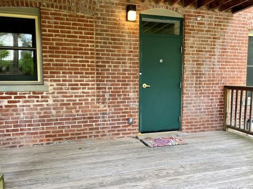 261 Washington St, New Britain CT 06051-1047 exterior