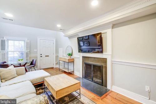 527 Wilkes St, Alexandria VA  22314-3723 exterior