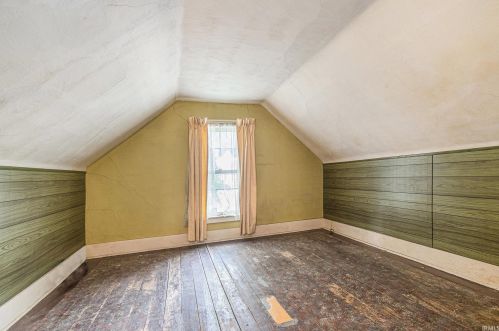 301 12 St, Mishawaka IN 46544-5409 exterior