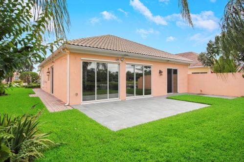 11269 Northland Dr, Fort Pierce FL 34987-1942 exterior