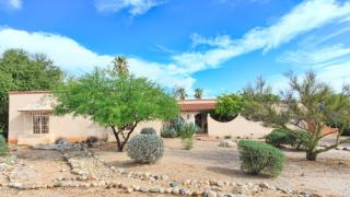 8209 Knollwood Ter, Tucson AZ  85750-2430 exterior