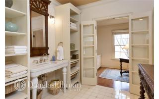 4 Manitou Rd, Westport CT  06880-6007 exterior