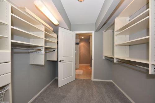 1117 Edison St, Milwaukee WI  53202-3147 exterior